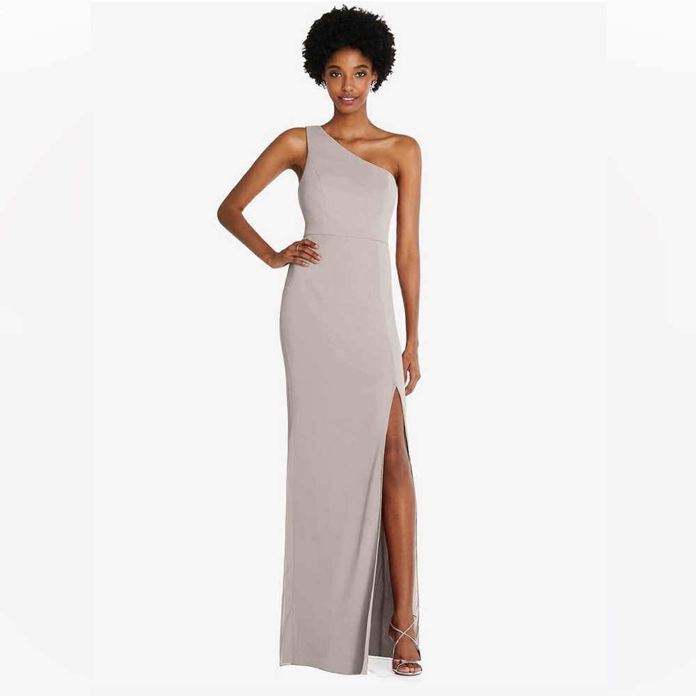 One-shoulder Chiffon Trumpet Gown in Taupe